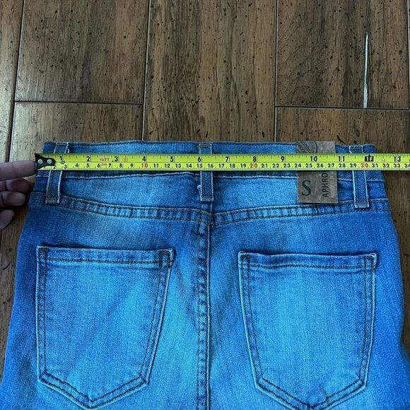 Aphrodite distressed bermuda shorts  - Picture 2 of 10